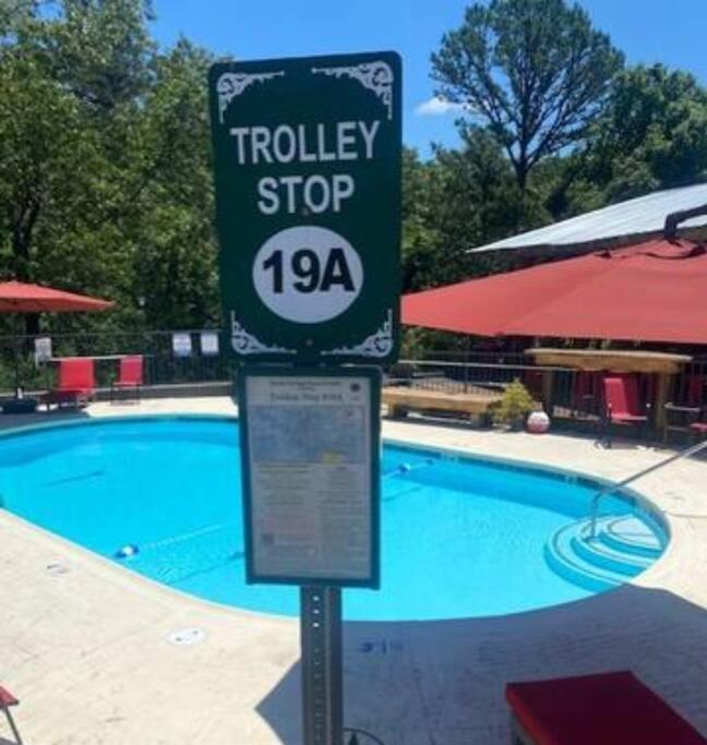 Stonegate Lodge King Bed Wifi Roku Tv Salt Water Pool Room #203 Eureka Springs Luaran gambar