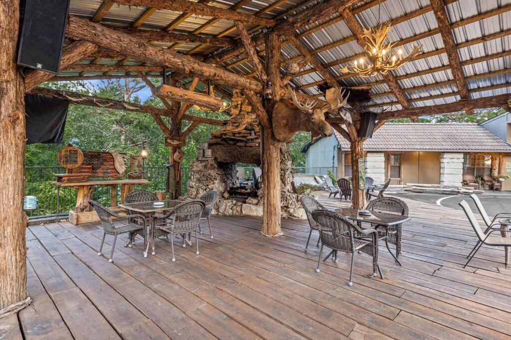 Stonegate Lodge King Bed Wifi Roku Tv Salt Water Pool Room #203 Eureka Springs Luaran gambar